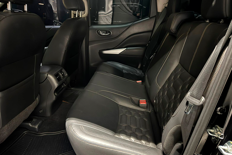 Nissan Frontier LE 4x4